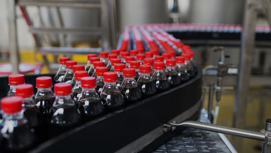 آلة ملء المشروبات الغازية